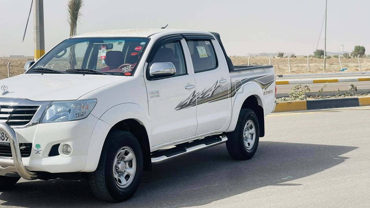 سلام عليكم فور ويل 13 كفاله عامه حتا من شخط رقم شمالي سنويه وهزه جديد سياره ماشيه قليل سبير منازل كير عادي شركه جيهان سياره جديده جداً كلها وضع شركه شرط تحويل مكاني كربلاء طريق نجف شراي يتصل ***********
