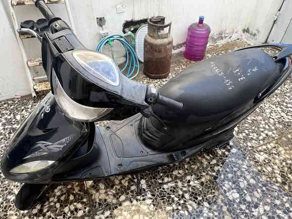 ماكس عدله للبيع صارله اقل من شهر نازله من رمبه اتريد تفحص المكينه روح العراق كله افحص دراجة مرتبه ونظيفه وملحة والويل مالته الاصلي موجود  شوفت عينك النظافة نقصه بس اضويه اماميه محاطله اما الباقي كله كفاله عامه ونزله من معرض واحد ضلال مكاني بغداد رقم تلفون*********** السعر/مليون200وبيه مجال
