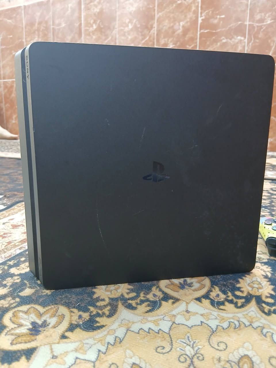 السلام عليكم ورحمة الله وبركاته
عندي بلي فور اون لاين سلم نضام 13.2 
الجهاز نضيف وما مفتوح 
انطيك شرط الضمان هم
وبي حساب همين تكدر تنزل من خلاله العاب 
ويجي وي البلي الاقراص (جي تي اي. بيس21. كال اوف ديوتي)  وانطي بالأقراص ضمان همين 
بالنسبه للجوستكات  فقط السوده الاكس بيهه يشكل  والثانيه ما بيهه شي

السعر 325هو والاقراص وبي مجال 
بدون الاقراص 240


**إذا كنت صاحب هذا الإعلان وتريد حذفه لأي سبب، رجاءا أرسل رسالة إلى الدعم الفني**