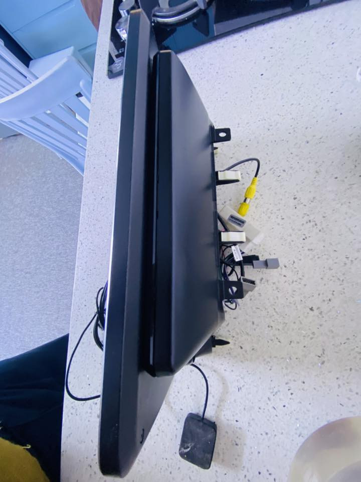 سلام عليكم
للبيع شاشة  ١٢ انج الجديده كليا مستخدمه قليل   فوول فورتي سيراتو 

ترهم لجميع موديل الفورتي من موديل ١٩ :٢٠:٢١:٢٢:٢٣ 

اندرويد فول بعدها بللزكه  كاملة هي والاطار 

بداخلها كار بلي 

والكيبلات جيب وشد  

مكاني بغداد 

السعر ١٥٠ بيها مجال بسيط 

***********
