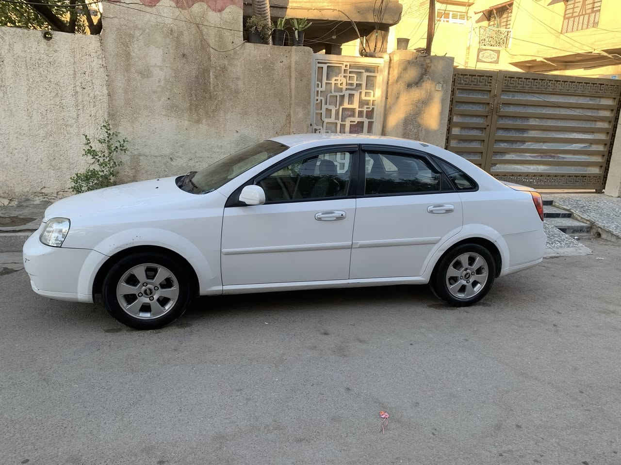 السلام عليكم …
أوبترا 2013 رقم بغداد 

بدون ضربة 

بيهة جاملغ عكس السايق بالهلال طعجة صغيرة ممبينة

وجاملغ الخلفي عكس السايق بي طخة صغيرة 

موضحة بالصور 

نقصهة….

مشط ستيرن +باور ستيرن 

مكينة جامة السايق ….

سيارة خير من الله 

قفلهة 88 $ مكاني زعفرانية شارع المعهد 

***********

اخوان الي متناسبة السيارة رجاءآ ليتفلسف براسي 

ويصير تاجر وخبير بالسيارات لان اسمعة كلام ميناسبة
