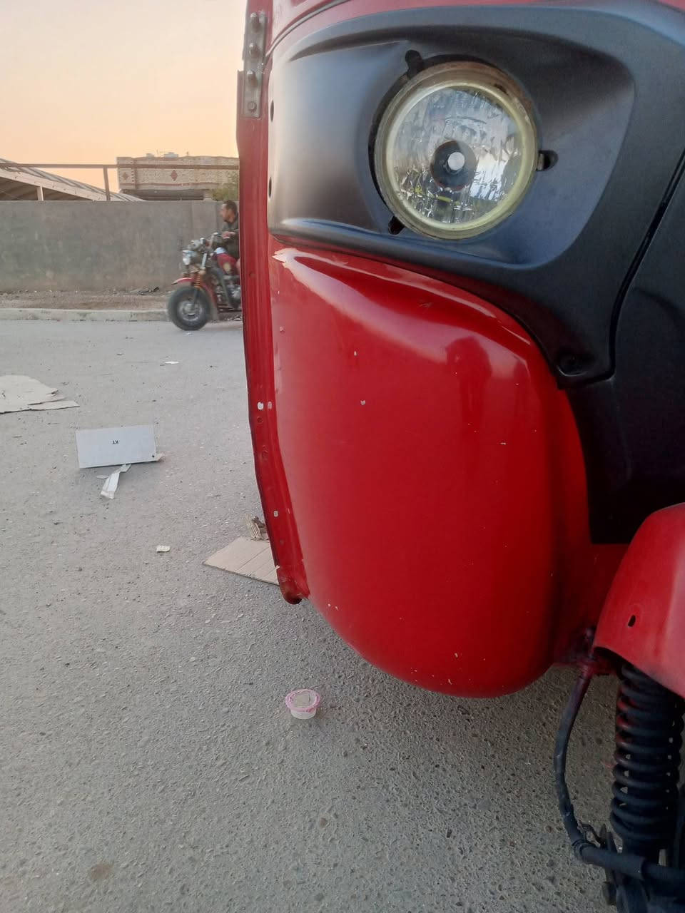 سلام عليكم تكتك البيع محتاج وريد ابيعه 21 نضيفه مجفته فقط وراق وكيله وسام  نضيفه كلش تكتك حلوه وراق سعره 6300 /***********
