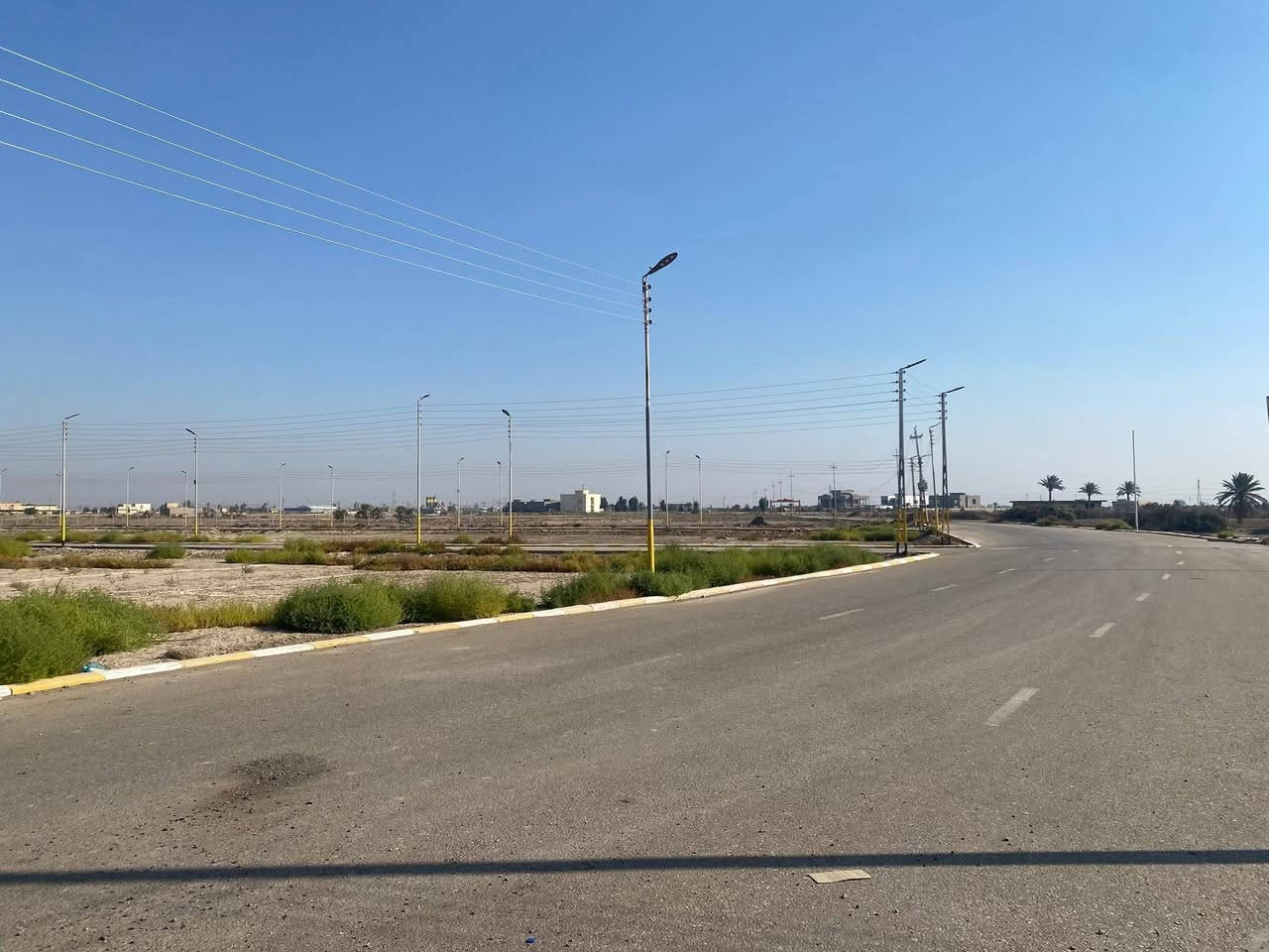 السلام عليكم
قطعه 250 متر سند 25 للبيع بمجمع الحرمين السكني طريق الدغاره متوفره كافه الخدمات كهرباء ماا تبليط شوارع عراض مجمع مرتب ***********
