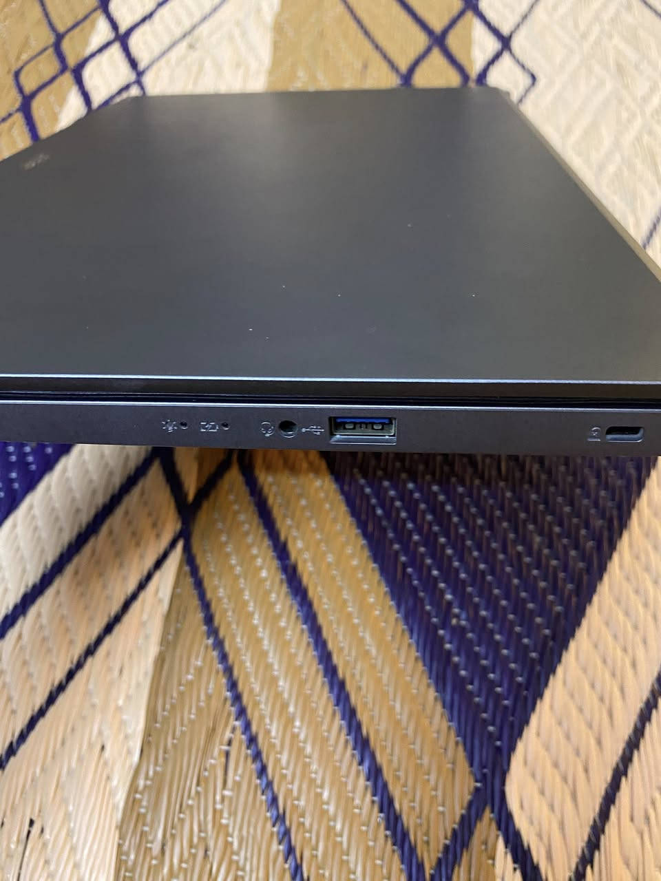 سلام عليكم عدي لابتوب ACERللبيع مشتريها قبل فترا وما ستخدمته شرط تجي تشوف النضافه بعينك لابتوب نضيفه المواصفات
Intel core i5 12450H
شاشه FHDips simbezel15.16
كرت شاشه مدمج intel UHD
الرام 8DDR4 

الهارد SSD 512
شحن 50واط
السعر450 
متواجد  وتساب رقمي 
***********
