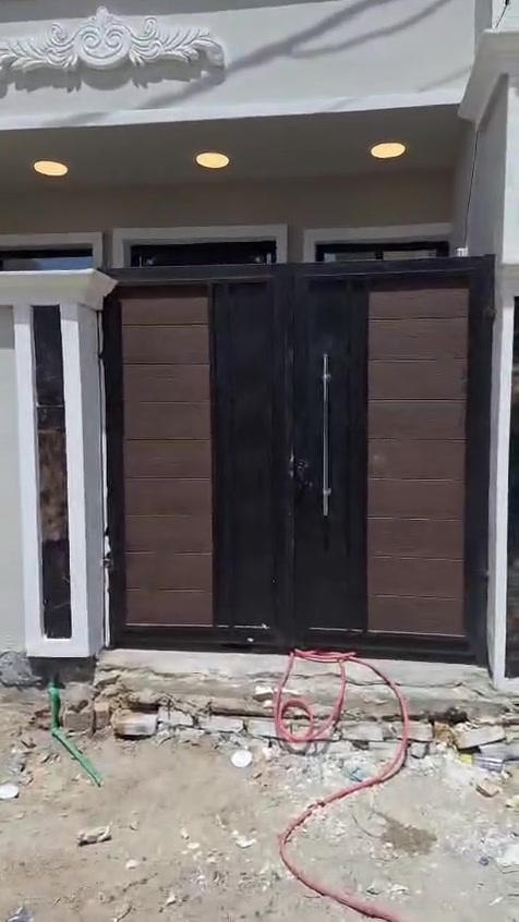 السلام  عليكم  بيت ٧٠ متر   شهدا البياع زراعي  طابقين بناء طابوك. جديد. التفاصيل كامله بل فيدو بيت كلش مرتب. السعر 62  وبيه مجال بسيط للاستفادة الرقم ***********  يوجد واتساب اني صاحب الدار  المنطقه  كامله. الخدمات
