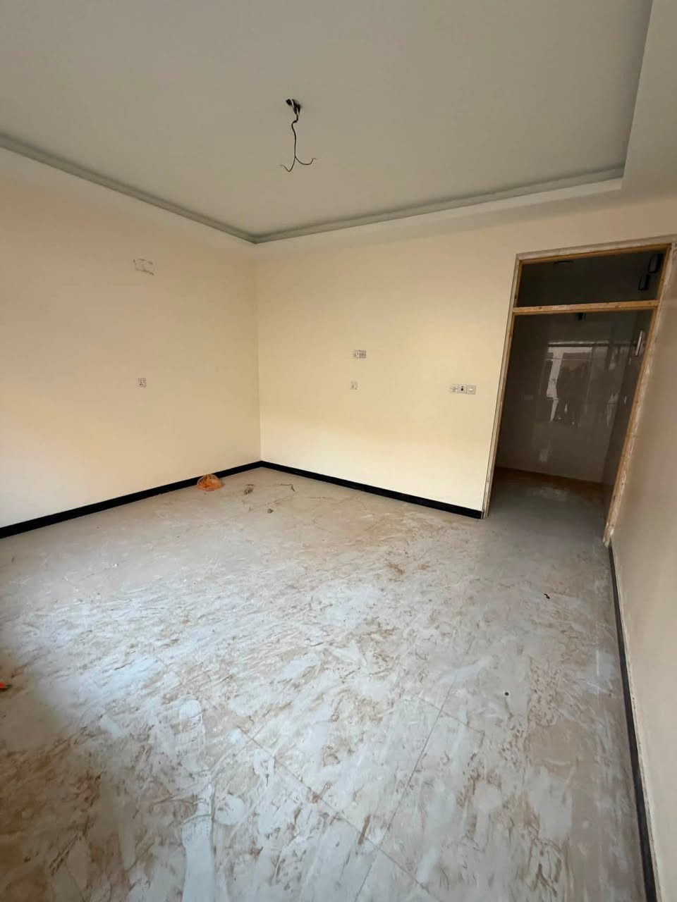 بيت للبيع مساحة ٥٥متر واجهة ٥ نزال ١٠ ونص
العنوان حي القاهرة الدلفية📍
يحتوي على استقبال و مطبخ وخدمات وحولي
طابق ثاني غرفتين نوم مع خدمات
الطابق الثالث  غرفة نوم  مع خدمات وسطح
للاستفسار الاتصال : ***********☎️
