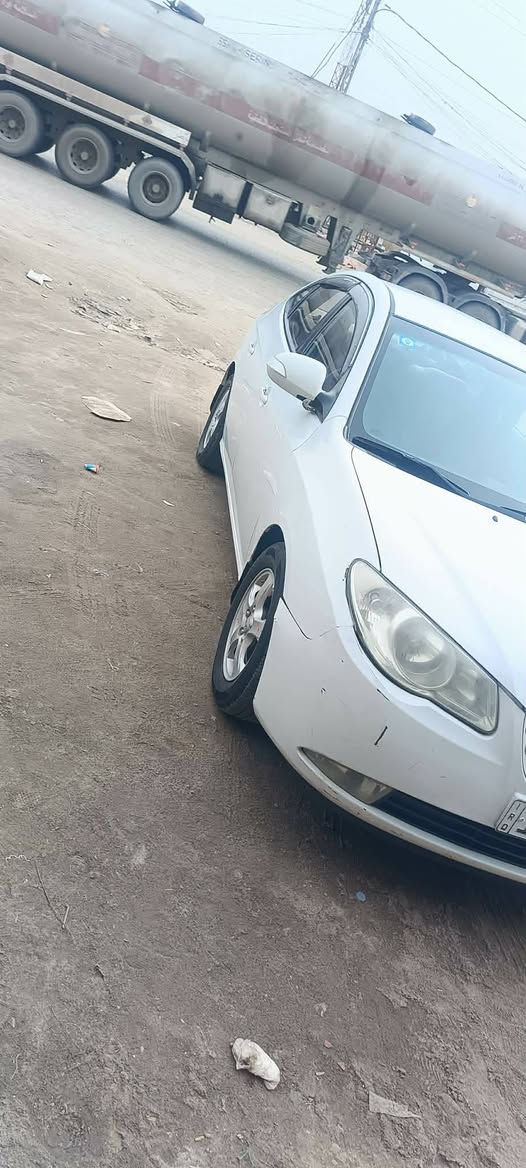 السلام عليكم
الانترا موديل ١١  قطعه وحده خليجي ١٦٠٠ رقم بغداد انكليزي بأسمي جديده حيل كير ومكينه وتبريد وتخم تاير كله جديد
مكاني بابل الحصوه
***********
*********** وبيه واتساب
