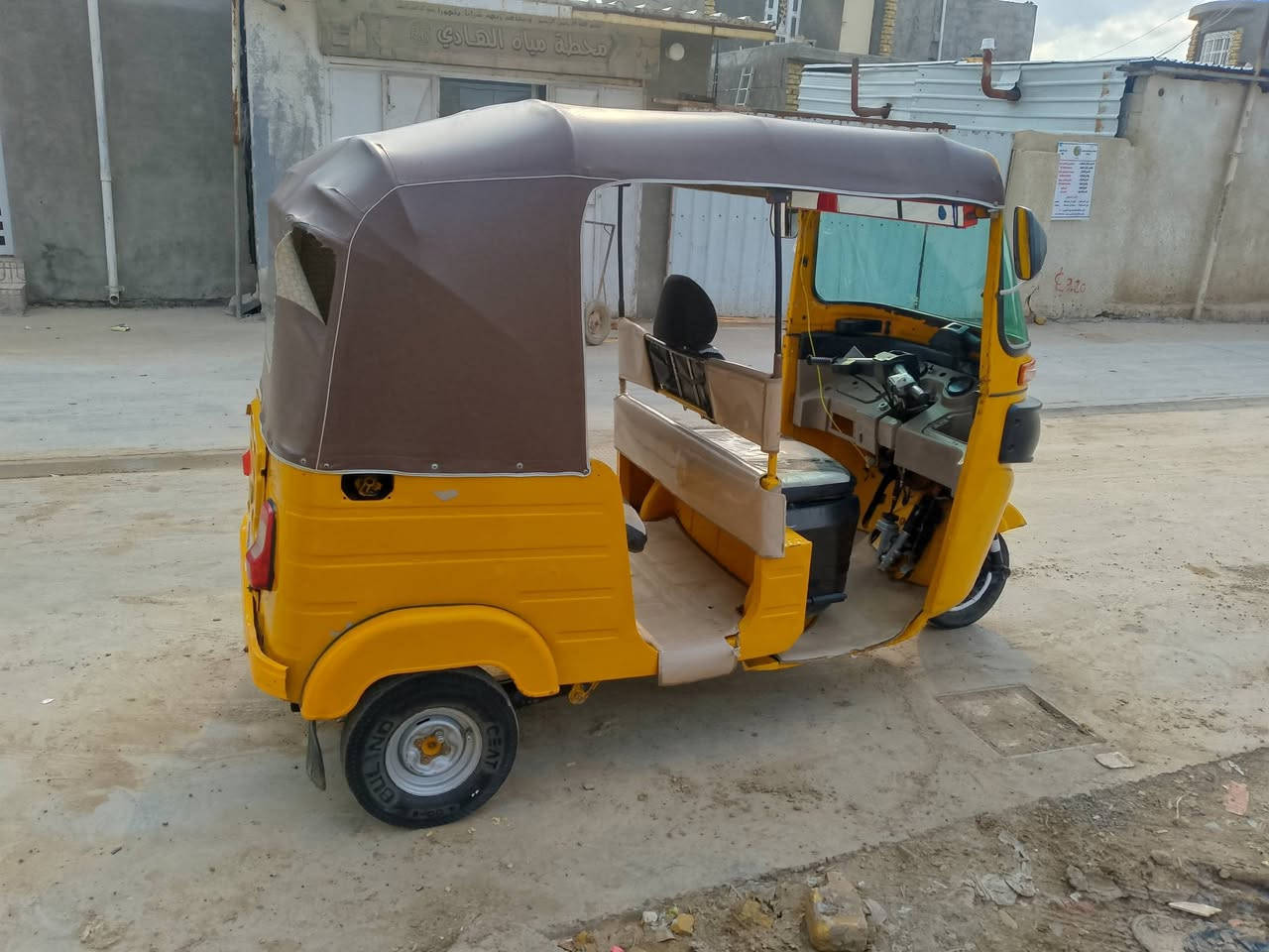 السلام عليكم تيك توك للبيع موديل 18 بشهر 11 اوراق كامله مكفولات للترقيم جازه ونظيفهه كهربائيات شغاله سفريات جدد دوشمه جديده تخم تائر جديد مكان كوت السعر 4,000,000 ونص الشراي ينتصر على هذا الرقم وباي مجال ***********
