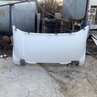 للبيع كاسحا وزعانف اسكانيا  ٤٠٠الف وبيهن مجال ٠٧٧١١٦٩٦٧٧١