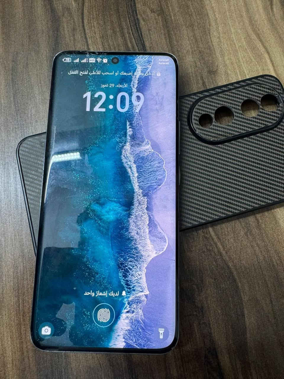 HONOR 90 سلام عليكم جهاز للبيع تلفون نضيف بس فطور بلكلازه مو شاشه جهاز ضمان ذاكره 512ضمان من باب البيت معروض مراوس وللبيع السعر 220العنوان بغداد ***********الشراي يتصل
