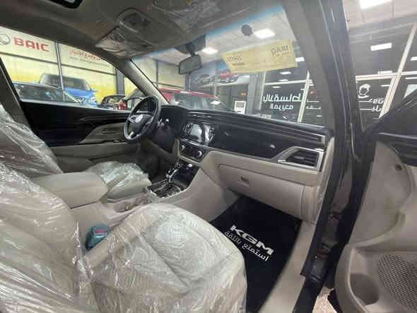 Korando (KGM)
كوراندو من شركة سانك يونك الكورية 
بأقساط شهرية على 6 سنوات بدون حجز مروري وبدون مقدمة 
ضمان گير ومكينة 3 سنوات 
مواصفات السيارة 👇🏻 
محرك 1500L Turbo 163HB 
الگير من شركة أيسن اليابانية AT6Speed 
كشنات مخمل تحكم ميكانيكي 
حساسات امامية وخلفية وكاميرا خلفية 
كشافات ضباب امامية وخلفية 
مري كهرباء شفط 
شاشة لمس تدعم النظامين Apple Carplay, Android 
والكثير من المواصفات 
تتوفر بالنقد والاقساط 
للحجز واتساب 👇 
***********  مهندس علي حلة
