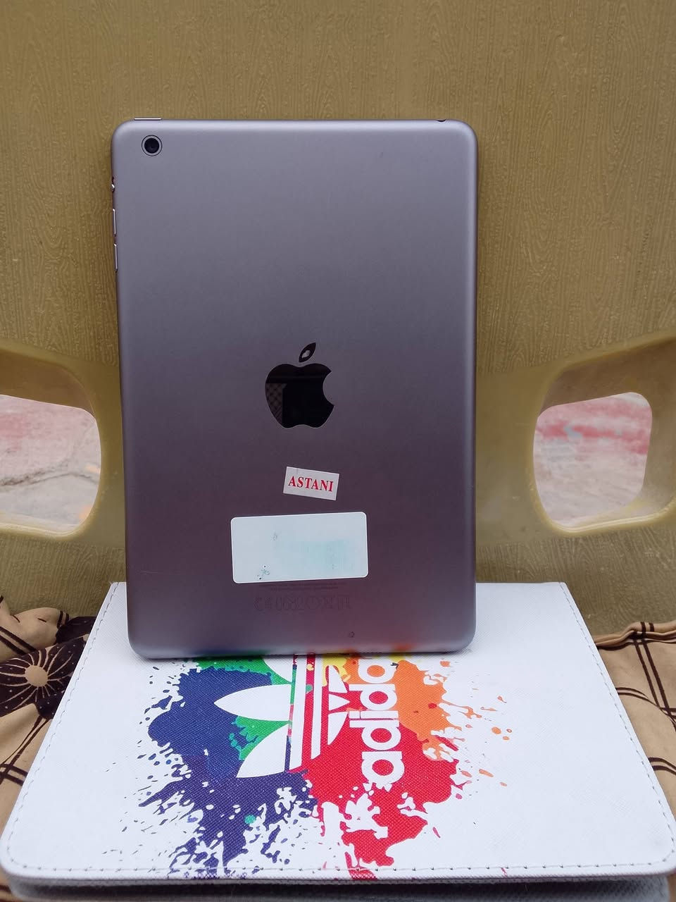 اسلام عليكم
ايباد للبيع
مع حافضه مع شاحنه 
نضيف جدا 
السعر ب 40 وبيه مجاال
رقم الهاتف ***********

ادمن 🏵
