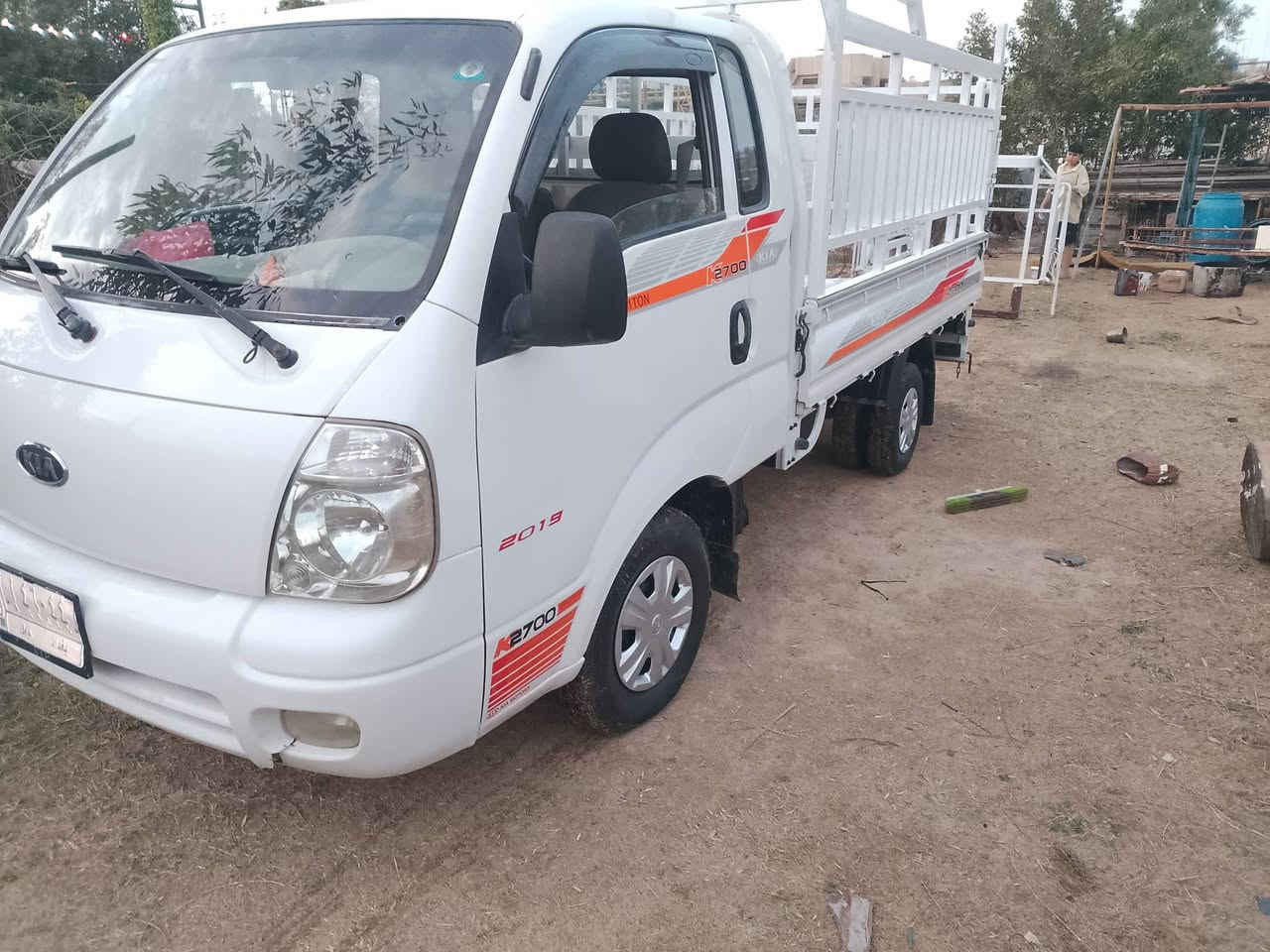 السلام عليكم كيه موديل 10 رقم بغداد محرك 2700 السيارة جاهزة للعمل تخم تاير جديد محرك  وكير وكسن وشاصي كفاله صبغ بصيط دوشمه جديدة محجر تفصال عنوان بغداد حي الامين السعر 95 مجال بصيط ***********
