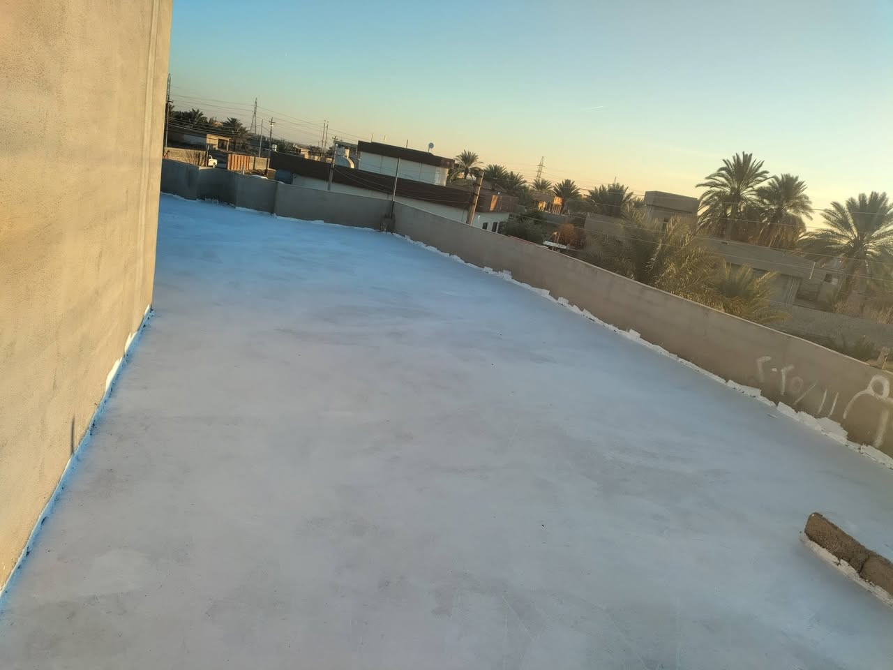 السلام عليكم يوجد كادر صبغ مانع رطوبة شغل درجة اولى بسعر مناسب اي استفسار اتصل على رقم ***********
