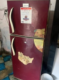 ثلاجة • شغّالة • ما بيها شي