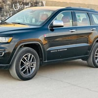 للبيع جيب لاريدو  موديل 2019 بغداد تحويل باسمي سنويه جديده  حادثها فقط...