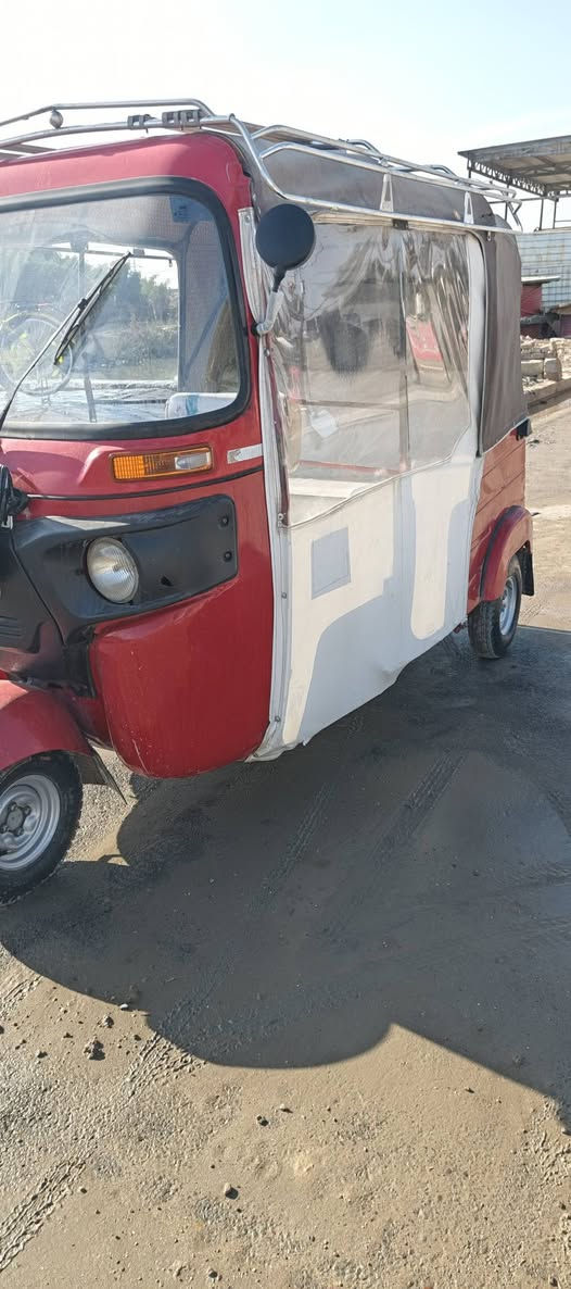 سلام عليكم شباب تكتك موديل ١٩ شهر ثالث رقم وسنويه نكليزي مكينه خرسه بوشه وبستم فقط تحويل ثاني يوم كهربائية كلها شغالة تكتك احله من صور اصفاح مكفوله جاهزة كبل لشارع سعرها ٥٦٠٠ بيه مجال حق جيه ابيع بدون سيبايه مكاني سبع قصور***********
