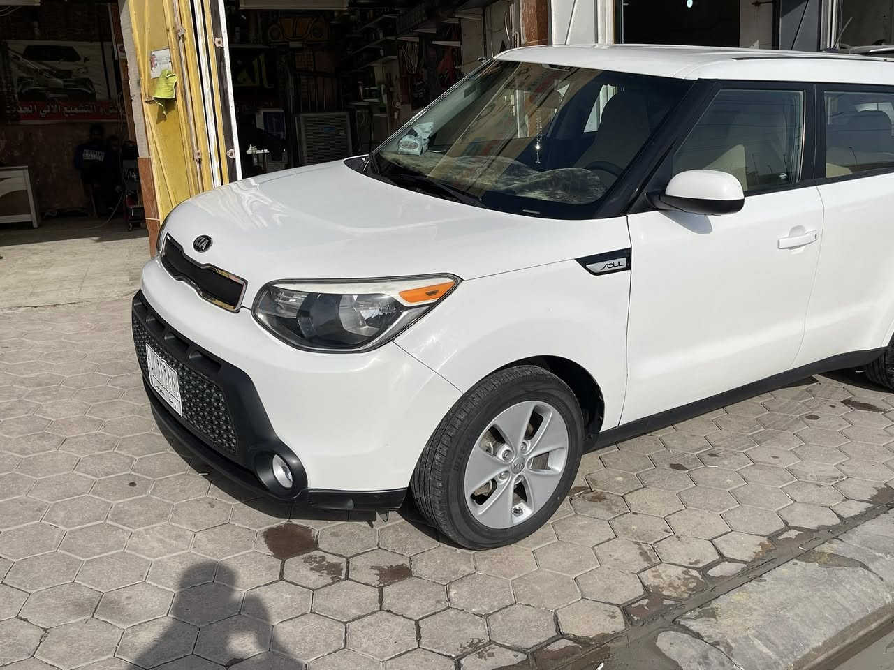 السلام عليكم ورحمة الله وبركاته 
للبيع  كيا صول موديل 2016 وارد أمريكي  مكينة1600صور الحادث موجوده بل منشور مع السونار 
السياره جاهزة من كلشي خير من الله بيها رشات صبغ  مكفولة من الكلبة أو التجية 
الشراي يتصل ع الرقم *********** غير متواجد ع الفيس
