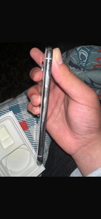 آيفون اكس • ٦٤ جيجا • شاشة بيها فطر