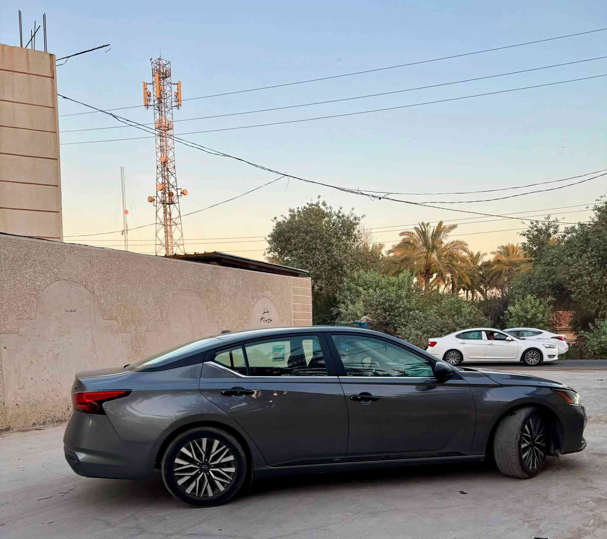للبيع
#السعر 150 
للأستفسار *********** 
نيسان التيما موديل 2024 
SV
مواصفاته معروفه بصمه أبواب وتشغيل 
رادارات 
تحكمات شاشه كبيره 
ماشيه 32 سياره جديده حادث خلفي بدون ايرباك جامرلغات وجنطه مصبوغات وصور الحادث والسونار مرفقات ب المنشور 
بجم كبس 
رقم ديالى بأسمي  

مكان السيارة ديالى بعقوبة

