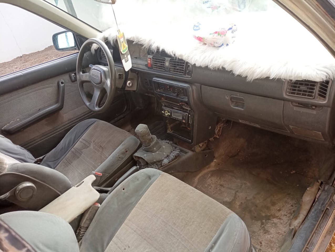 مازدا للبيع الحجم 626 محرك 12 كابريتا ،سيارة مصبوغة عام ،كاربون بانزين ،شرط التحويل .
السعر 20$ 
بيع او مراوس المكان سيارة مواصل
