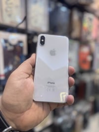 آيفون X • ذاكرة ٦٤ • بطارية ٧٧٪