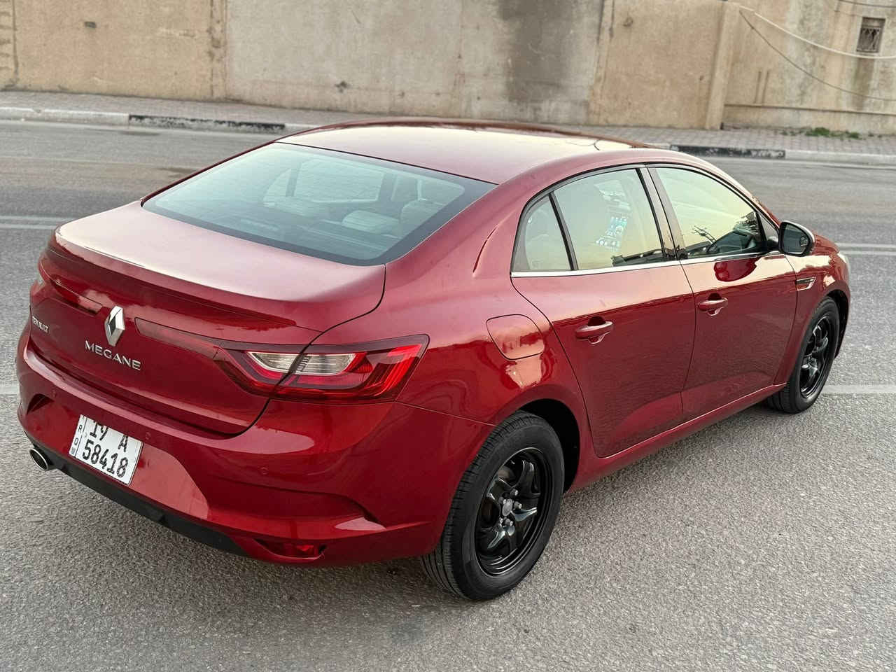 رينو ميجان الشركة العامه 2020 
رقم كربلاء الدولي تحويل مباشر 
عداد المسافه : 43 الف km
حجم المحرك : 4 سلندر 1600 دوش
المواصفات .. شاشة أندرويد - كامره خلفيه 
تحكمات ستيرن - حساس خلفي 
حساس ضغط الإطارات 
السياره كفاله بيها الدوس صبغ فقط 
السعر 105ورقه للاستفسار الاتصال
*********** مهندس حسين
كربلاء / حي الحسين
شركة_المتحدة_لمزادات_السيارات_وقطع_الغيار
