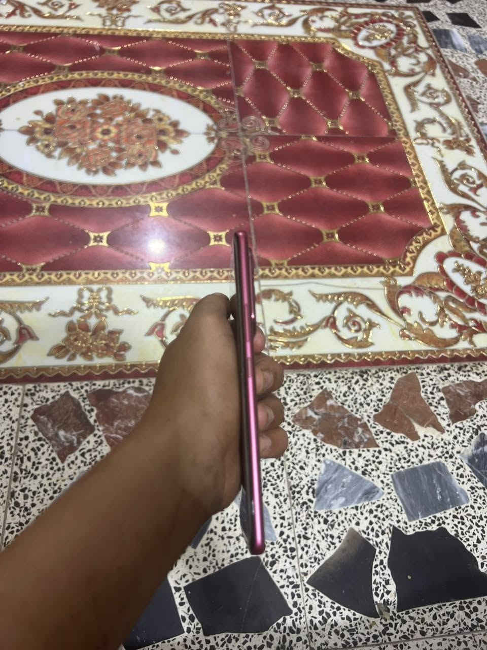 السلام عليكم---
*للبيع Infinix Note 50S 5G+ نسخة 8/256GB*  
*الحالة*: نضيف 100% ماشاء الله، مابي خدش ولا عيب  
*الملحقات*: كارتونة + شاحن اصلي + كفر جلد اصلي  
*اللون*: رمادي ظهر جلد Vegan Leather  
*السعر*: 300ألف بي مجال بسيط للشراي الصدك  
*المكان*: الديوانية - واصل لكل مكان 

*مواصفات الجهاز:*
1. *شاشة AMOLED 144Hz* منحنية، سطوع 5000 شمعة 
2. *معالج Dimensity 7300 Ultimate* - 90 فريم ثابت ببجي HD 
3. *بطارية 5500* + شحن 45 واط، يوم كامل استخدام
4. *بصمة شاشة* سريعة، Face Unlock
5. *كاميرا 64MP* + سيلفي 13MP
6. *سماعات ستريو + NFC*

*السبب البيع*: ناوي ابدل  
*ملاحظة*: الجهاز مامفتوح ومابي تصليح نهائياً. الفحص على كيفك

*للتواصل*:  ***********اواستاب
