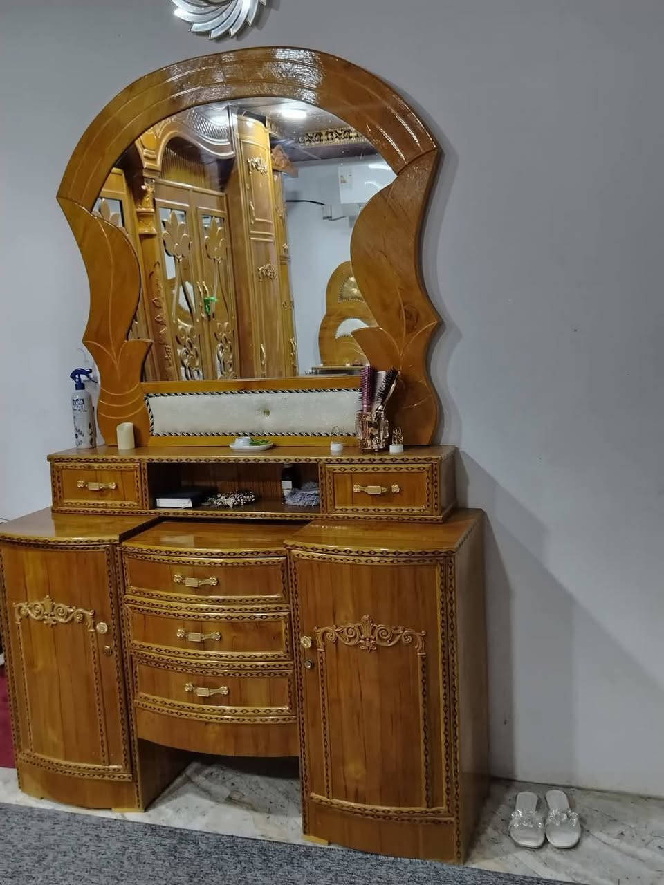 غرفه للبيع نضيفه كلش مستعمله قليل الشراي يتصل ع الرقم  ***********
