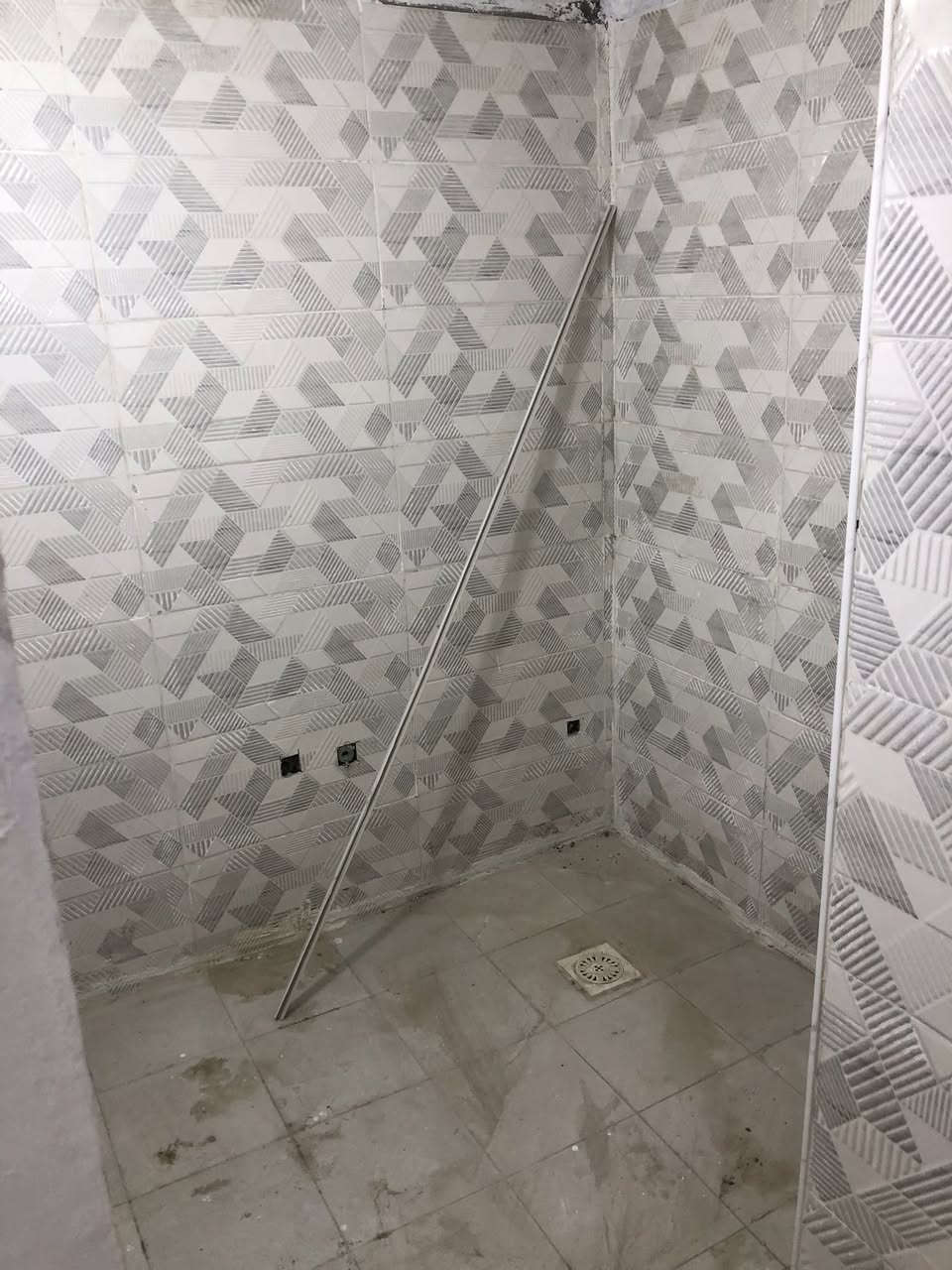 بيت 100متر مفتوح على شارع الحولي 
استقبال +غرفتين + صاله + صحيات داخليه وخارجية للاستفسار اكثر الاتصال على الرقم 
0789 025 0006
