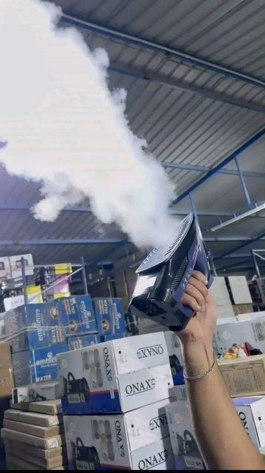 مكواة بخارية كلش بخاره قوي لاسلكية ماركة ليبرونيك #الماني 1200 واط الي مهتم السعر 30 الف #ضمان للاستفسار ولحجز خاص او واتس ***********
