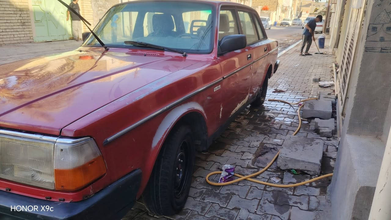 سلام عليكم ڤالڤ لبيع حجم 240مكينتها البلادي وا كير اتوماتيك بلادي ولا بخار ولاتنقيص عليه تخم تاير جديد العنوان نجف حي مهندسين رقم سيارا نجف خصوصي رقمي ***********سعر 25وابيها مجال
