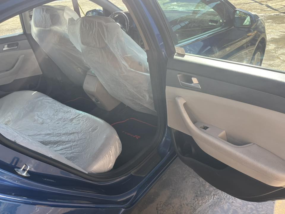 سلام عليكم سوناتا مديل 2017وارد أمريكي 🇺🇸 حادثها قطعتين بدون تبديل ليبل واحد سياره كله مكينا وكير وحداديه وتخم تاير كله شرط موصفات معرفه شاشه تحكمات لد امامي وباقي الموصفات المكان الديوانيه رقم الهاتف ***********سعر120 وبيها مجال
