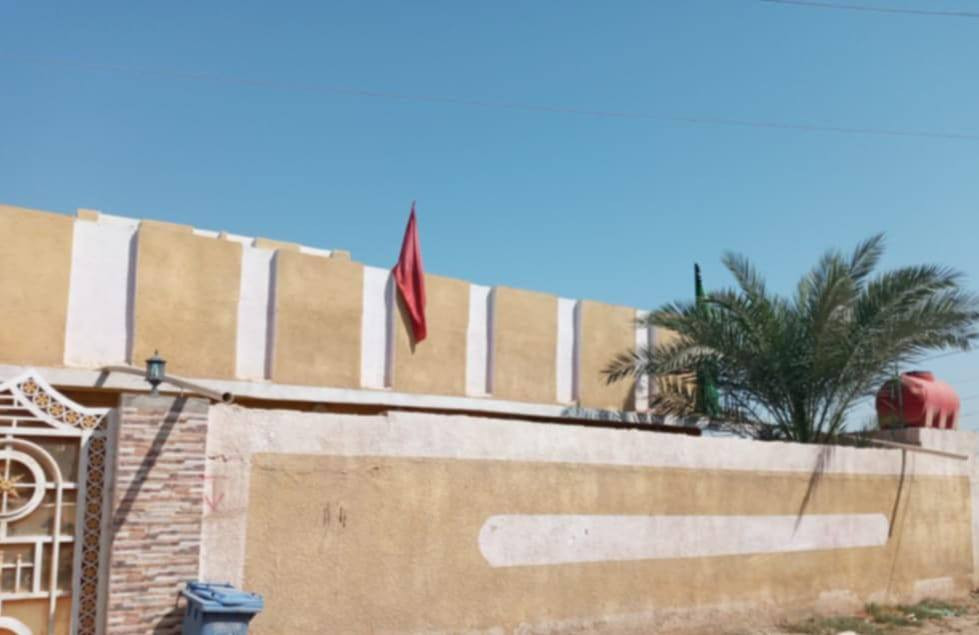 بيت للبيع 300.م للبيع الموقع بحي الشهداء
***********
