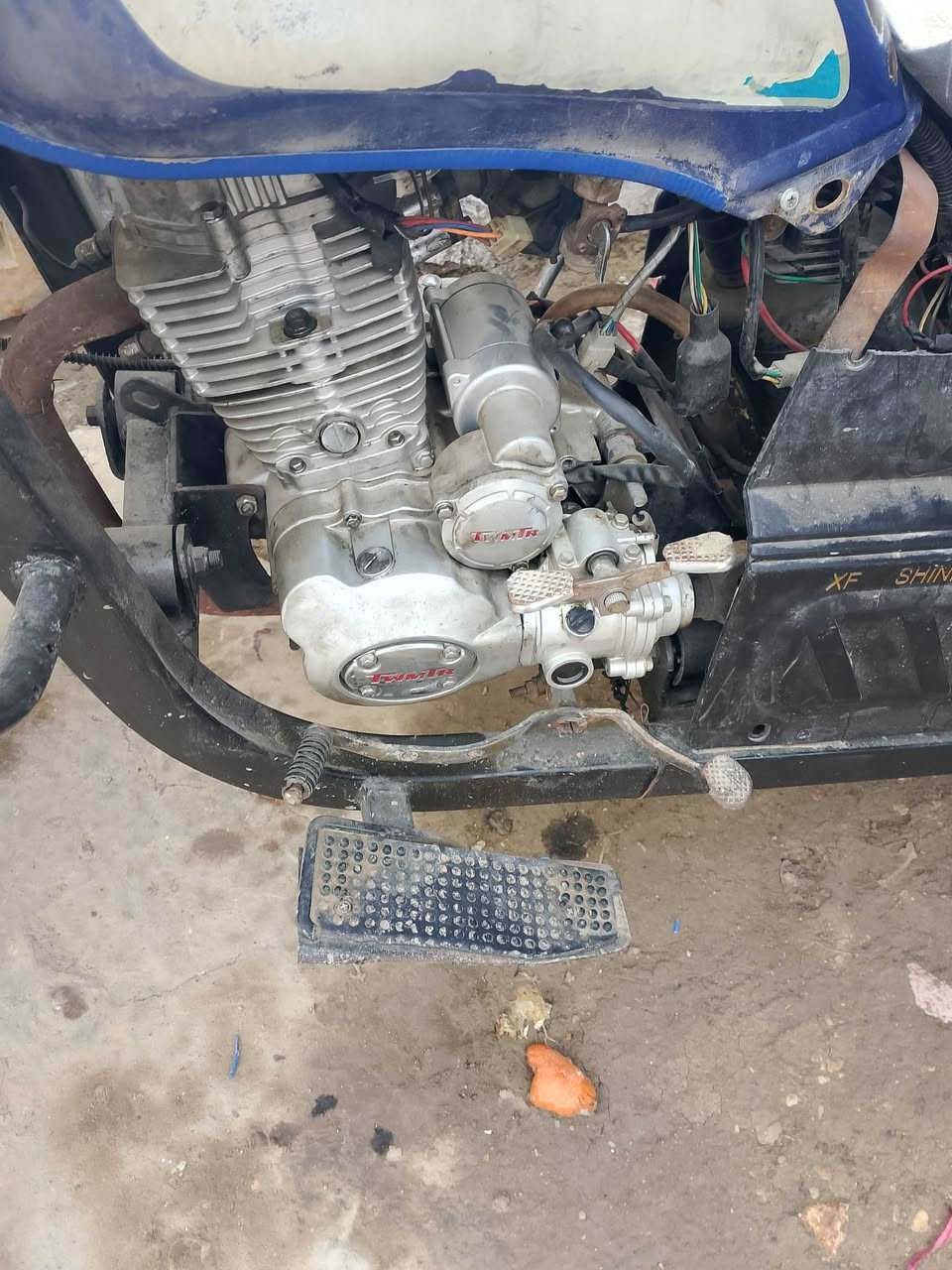 السلام عليكم ورحمة ستوته للبيع 
موديل 14اوراق اصولي كشر نضيف مكينه تخبل نكره وحده كلش نضيفه مكاني حله شارع 80قرب الطاقه للستفسار خاص او الاتصال على الرقم***********
