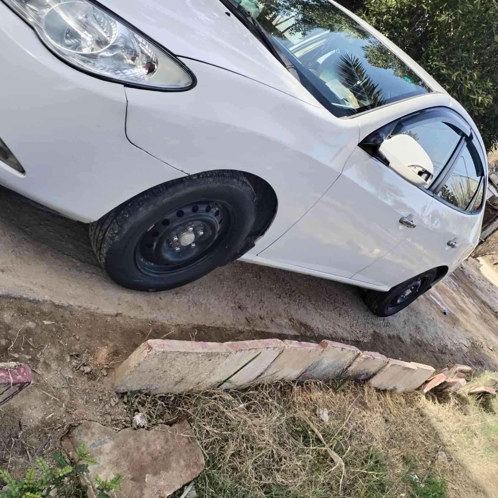 مكلف بالنشر
السلام عليكم 
النترا 2011  رقم شريط نكليزي  (تدفئه تبريد)
رقم بغداد  باسمنا
تخم تاير جديد
باتري جديد
سياره جاهزه ماناقصها شي
تفاصيلها ( حزام ، ضربتها جاملغ بدون دواخل) بيها بخار قليل جدا.
السعر  106 بيها مجال 
*********** واتس اب او اتصال فقط
