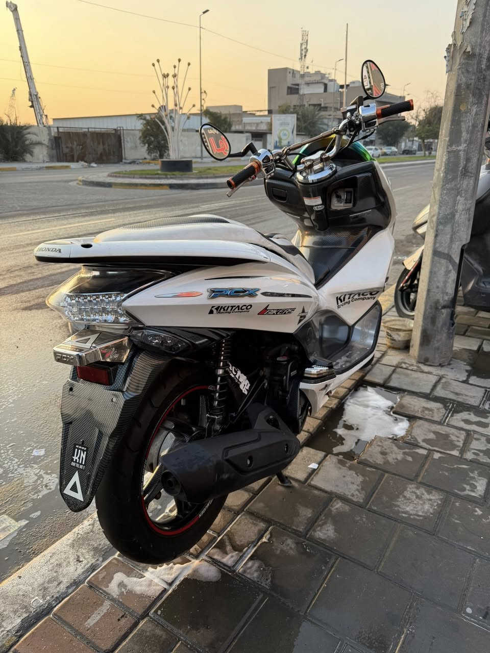 معرض الواثق لتجارة الدراجات النارية 
متوفر pcx الجيل محرك 125 مكفولة كفالة عامة 
عليها تزويد الدراجة كلة بلاد  ميحتاج اذكر تفاصيل كدامكم الدراجة 

السعر 17 ونص وبيها مجال قليل حك الجية 
***********
***********
