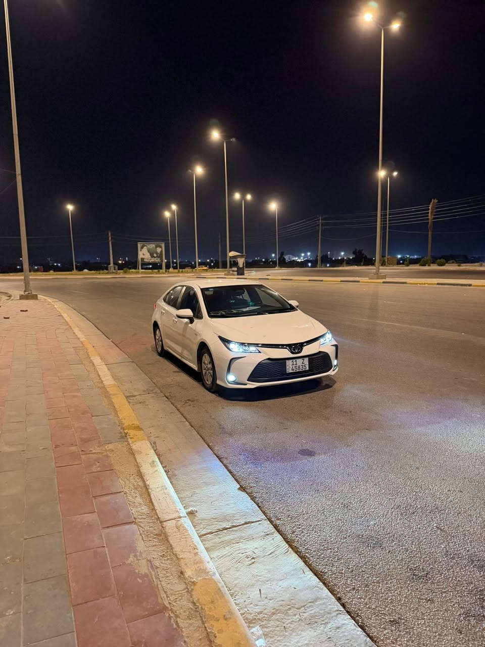 السلام عليكم
تويوتا كورلا ( هايبرد)  
الموديل: 2025
رقم  بغداد
اللون : أبيض
عداد المسافة 6000
 مواصفات …
. بصمه تشغيل وأبواب 
. قيادة ذاتيه
. تحديد مسار
. رادار امامي - خلفي
. توفق ذاتي
. أوتو هولد
. سايد بريك بصمه
. شاشة العدادات ديجتل ( الكتروني )
. شاشة كبيرة ( تدعم أبل كار بلي )
. ثلاث وضيعات للقياده ( eco- comfort- Powr)
.لايت فول ليد
مكفوله عام ماعده شخط سونار موجود 163 وبيه مجال
فول ماعده الفتحه وجلد مكاني كربلاء  ‭***********‬
