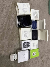 ايربودات • ٨ قطع • بالكارتون