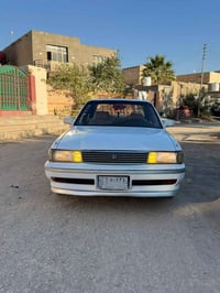 تويوتا كراون • مديل ١٩٩٠ • رقم صلاح الدين