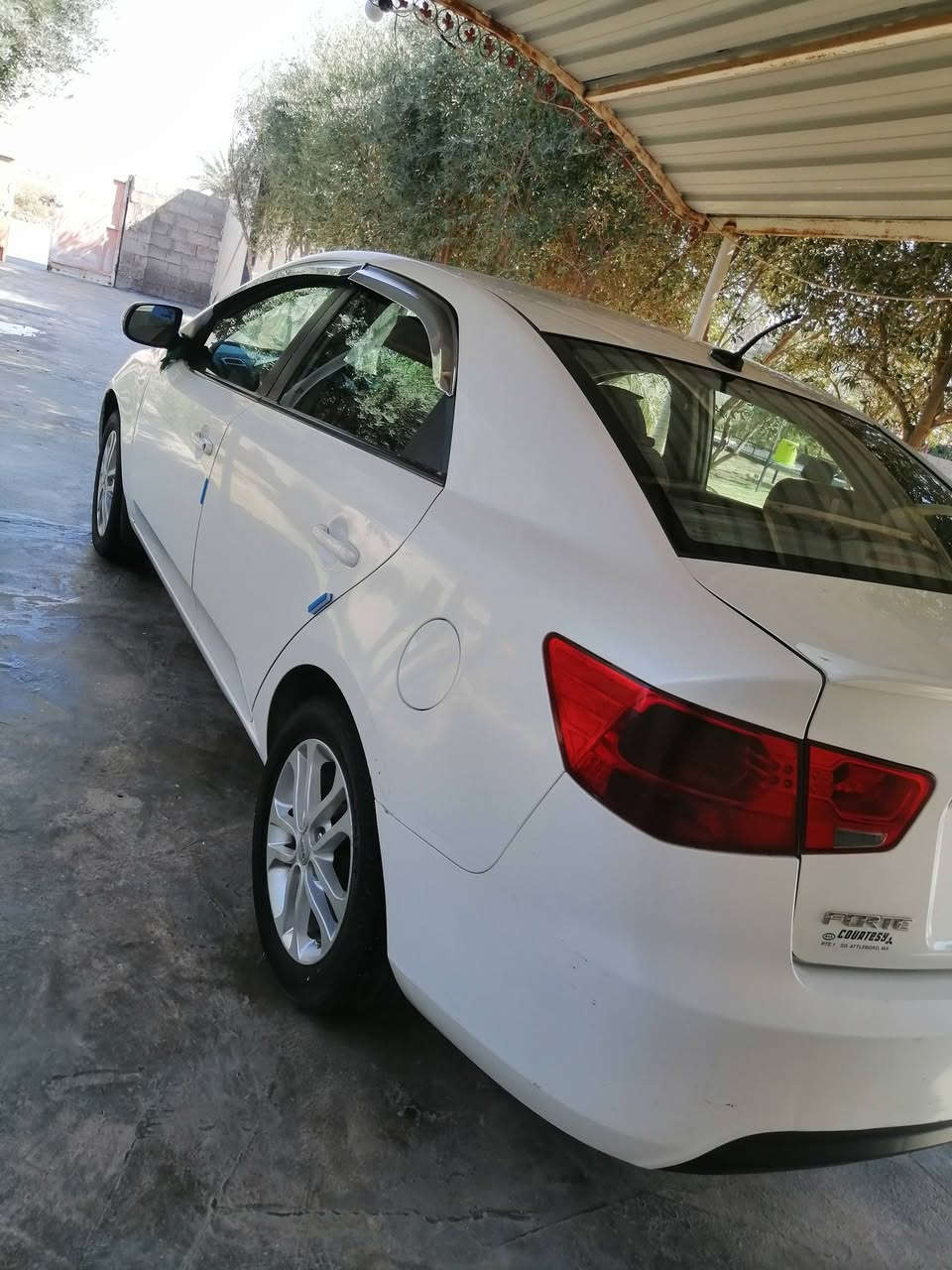 كيا فورتي 2012 وارد امريكي كير ومحرك خير من الله مكفولات
فتحه بالسقف 
تحكم ستيرن جهتين 
اشاير بالمري 
تدفئة تبريد خير من الله 
صدر امامي وخلفي جديد 
رقم ديالئ دولي الجديد 
صور الضرر موجودة بالمنشور 
بيهه صبغ اثر شخوط قويه للعلم القطع كلهن نفس الليبل بلاديات فقط صبغ 
السعر 110 وبيهه مجال 
***********
