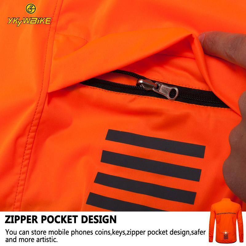 سلام عليكم هاي   مال بايسكلات دراجين شركه راقيه ضد الماء. يتوفر قطعتين من هاذ  بدله دراجات كلش جميله لون برتقالي ولون    جوزي مائل للاسود. قطعتين  فقط متوفره روعه شركه راقيه


**إذا كنت صاحب هذا الإعلان وتريد حذفه لأي سبب، رجاءا أرسل رسالة إلى الدعم الفني**