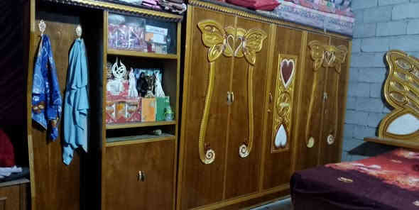 السلام عليكم غرفه اخشاب للبيع سعر 350 وبيها مجال***********
