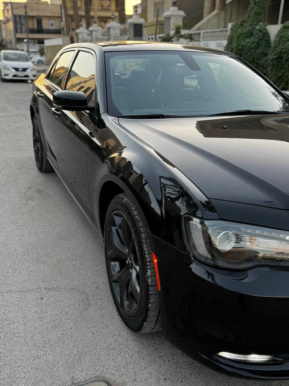 السلام عليكم اوباما كرايسلر 300 S  فوول مواصفات 1/1 وارد امريكي شبه الكلين
مكفوله كفاله عامه من الصبغ والبارد والشخوط حتى الدعاميات  حادثه رصعه بلجاملغ الامامي الايسر وبدلته صور الحادث بلمنشور مواصفات بانوراما دمامات كير ماوس مكينه 6سلندر ويل جبير وبعد بيه هواي مواصفات سياره جديده بمعنى الكلمة ماشية 44الف ميل رقم اربيل بأسمي تحويل مباشر عنوان شارع فلسطين السعر 298 وبيه مجال هـ***********
