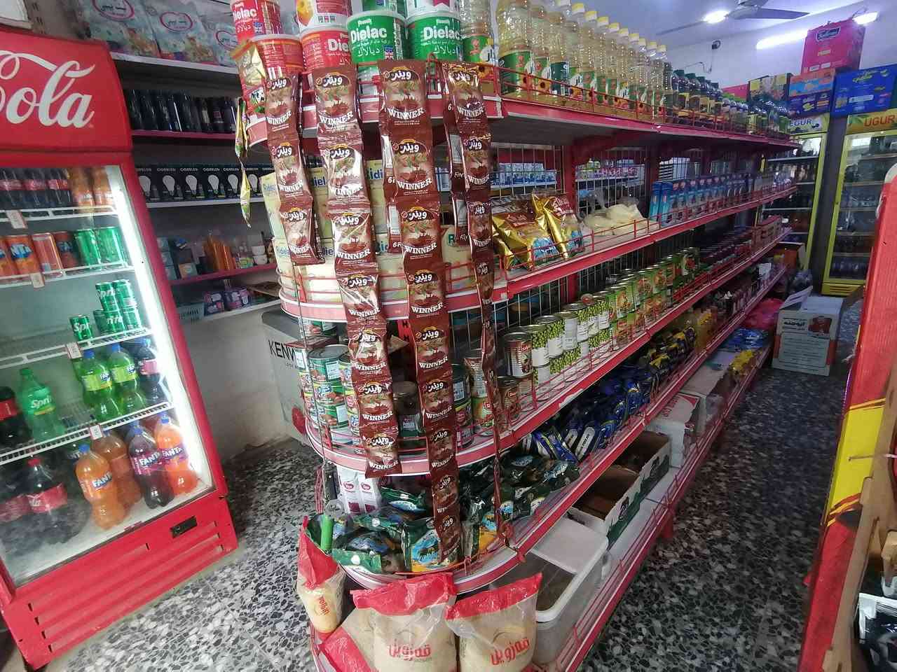 السلام عليكم 
غراض اسواق للبيع 
عارضات 8   ومجمدات 3
سفينه العدد 2 طول الوحده 5 امتار +رفوف 
المكان بغداد معامل الحسينيه 
للاستفسار الاتصال على الرقم التالي 
***********
