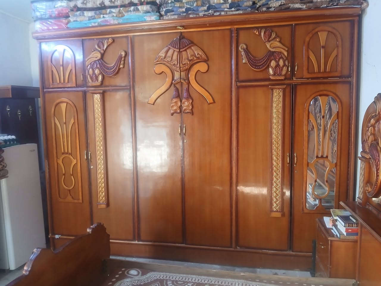 السلام عليكم اخوان غرفه نوم كامله للبيع السعر ٤٠٠ الف ***********واتساب 
***********
