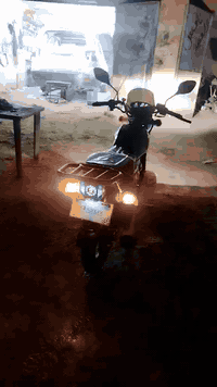 مكلف بالنشر 
سلام عليكم اخوان دراجه ماكس سولنك موديل 2025 زيرو  محرك 200 بدون اوراق شاشه الكترونيه.  
سعر دراجه مليون و 300 الف وبيهه مجال بسيط لاستفسار لصاحب دراجه رقمه. 
*********** ابو رسل
