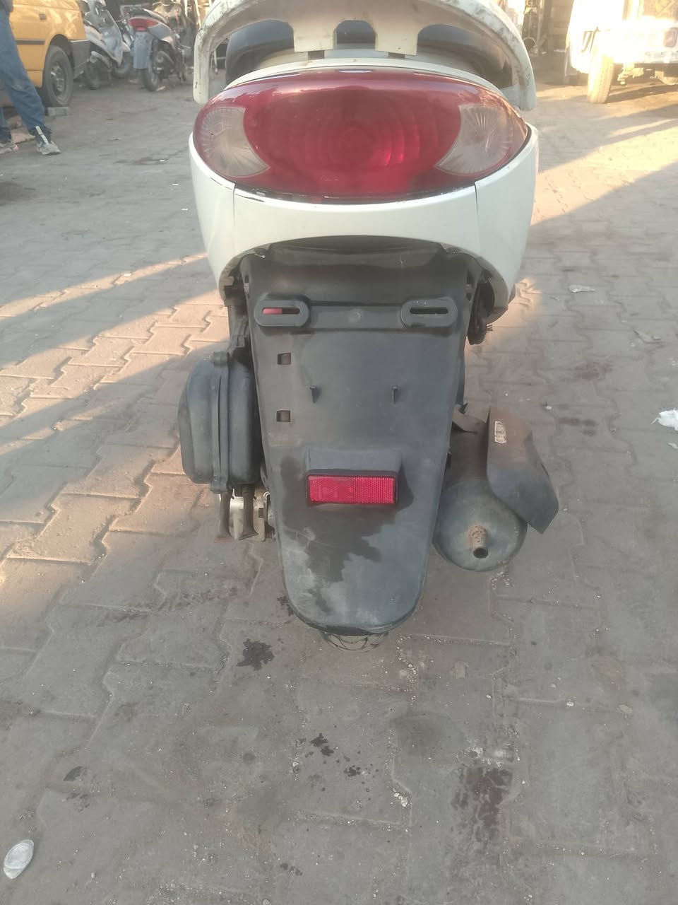 سلام عليكم دراجه بريز 140 دراجه رمبه صار شهرين مكينه خرسه شلعه معدل فول مامفتوحه مكف من كلشي شغاله سلف هندر كهربائيات كلهه شغاله كفر اصلي ختم واحد فشك بلادي دراجه كفاله ملحه دراجه نضافه 100 بل 100 السعر 550 وبي بسيط رقم *********** مكاني بغداد جامع الفردوس حي اور
