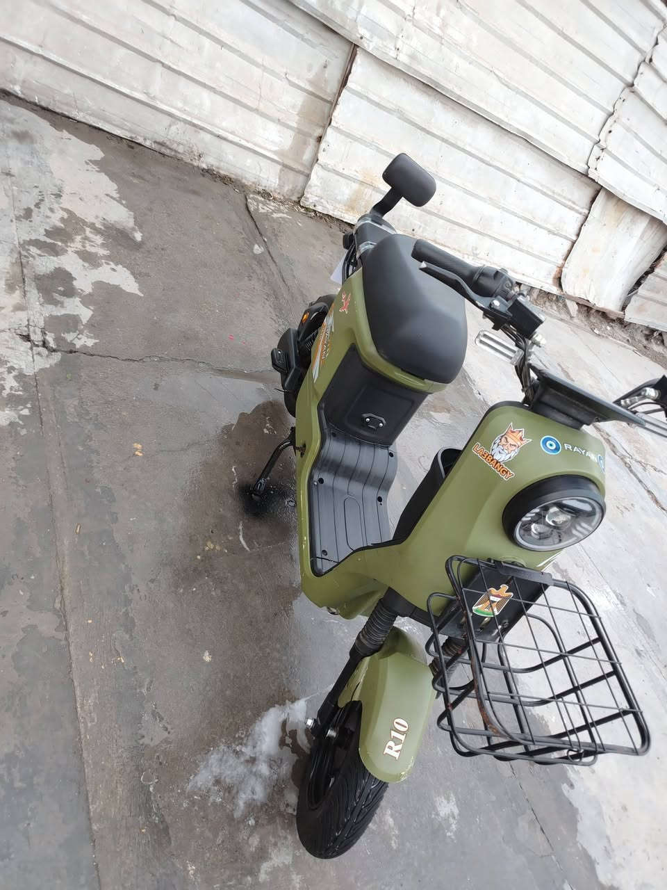 سلام عليكم دراجه شحن ريان R10 مكانين البياع شارع الضغط الرقم *********** السعر450 بيه مجال حك الجيه
