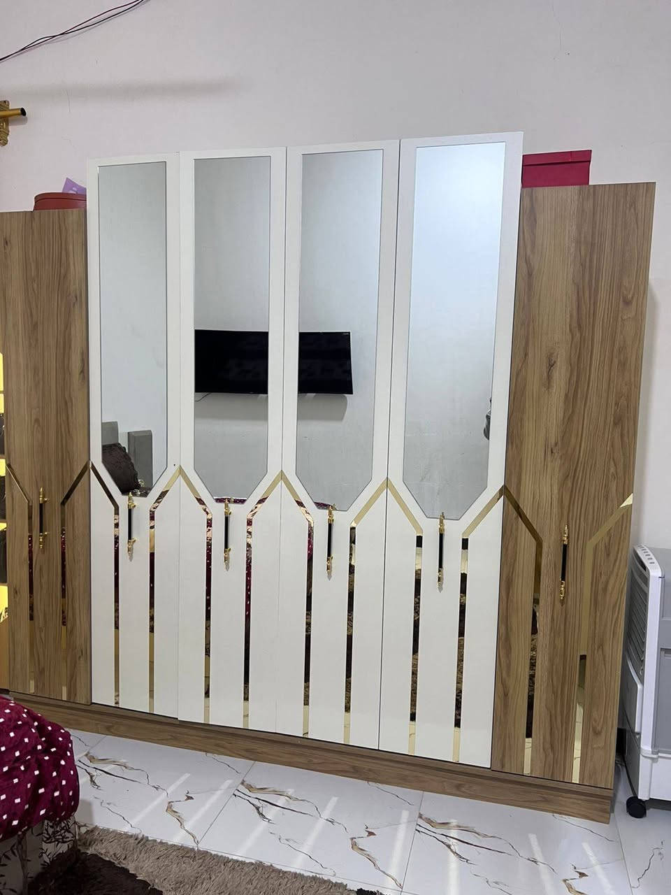 الـسلام عـليكم
غرفه للبيع نضيفه وجديده صار 4 اشهر من اخذتها تركيه 
5 قطع 
سعرها 650 وبيها مجال 
للااستفسار اكثر ***********
